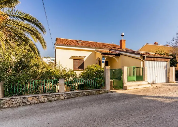 Apartments With A Parking Space Mali Losinj